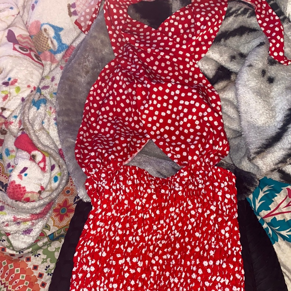 Only wore once! In very good condition. Size small